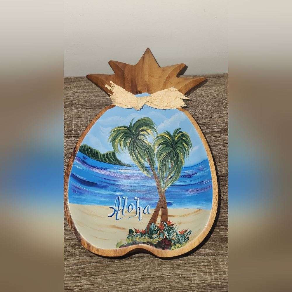 Beautiful Tiki Wood Pineapple Dish/Bowl with Hawaii Palm Tree SEE DESCRIPTION. - Picture 2 of 7